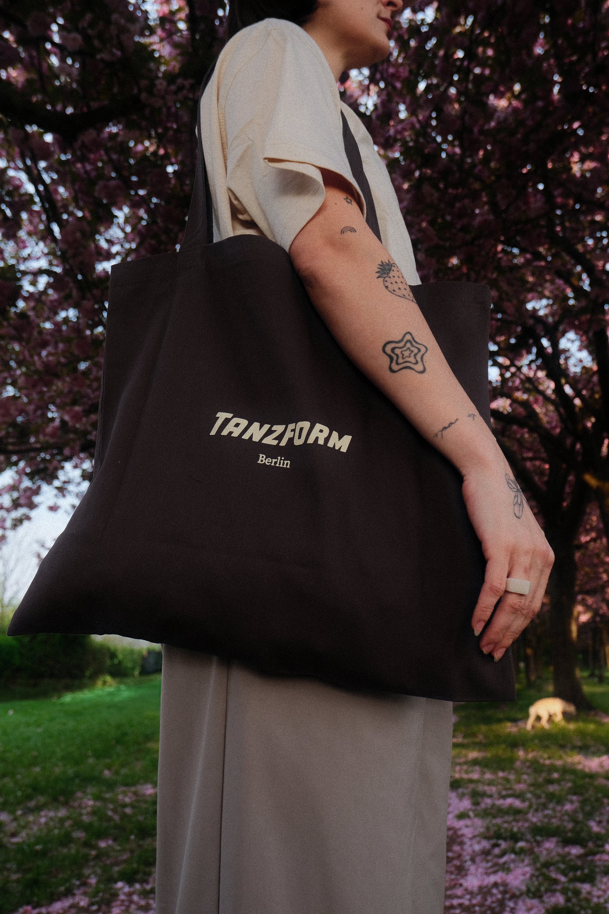 Grey Tote Bag with Tanzform logo