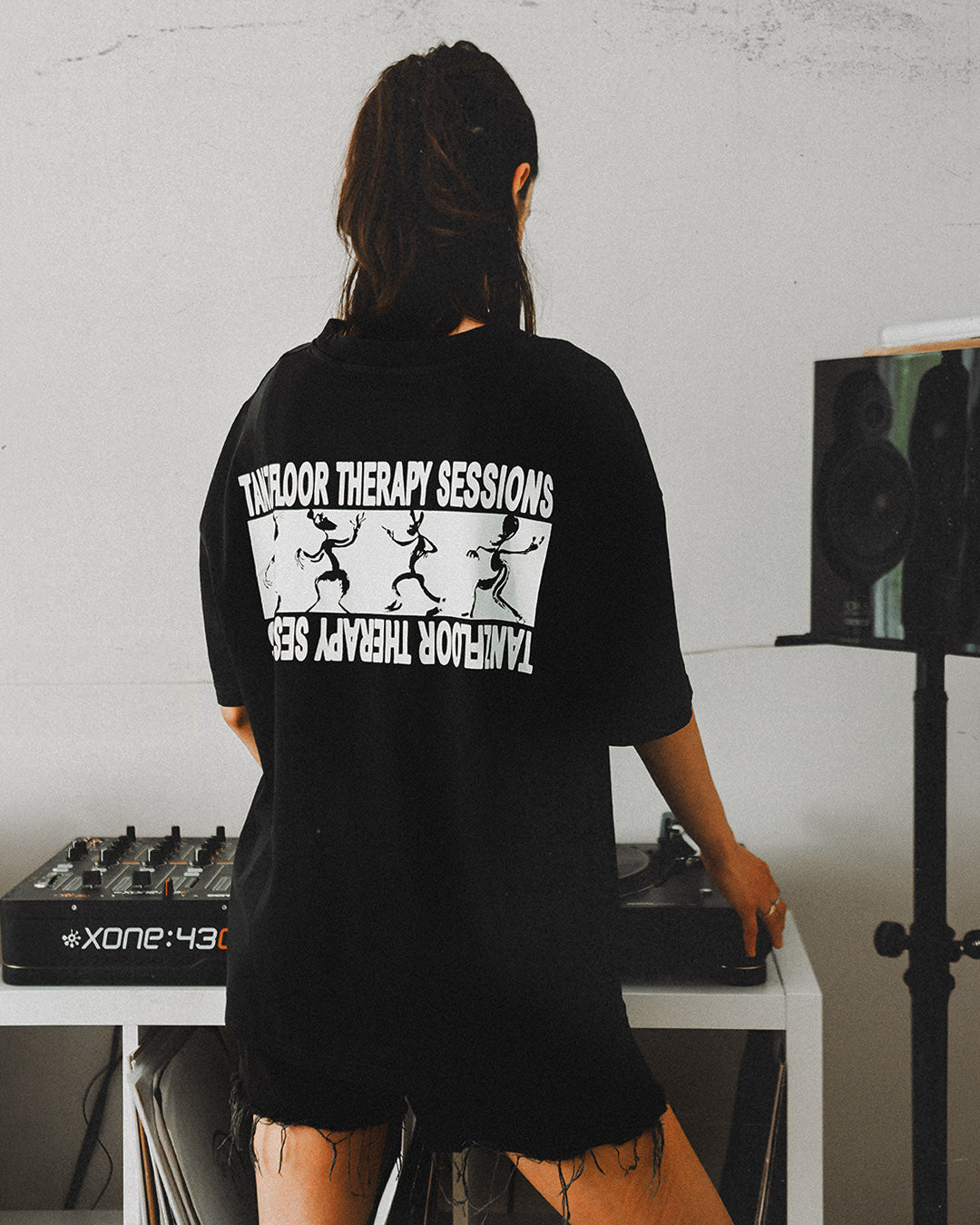 Tanzfloor Theraphy Tshirt - Black (Glow In Dark)