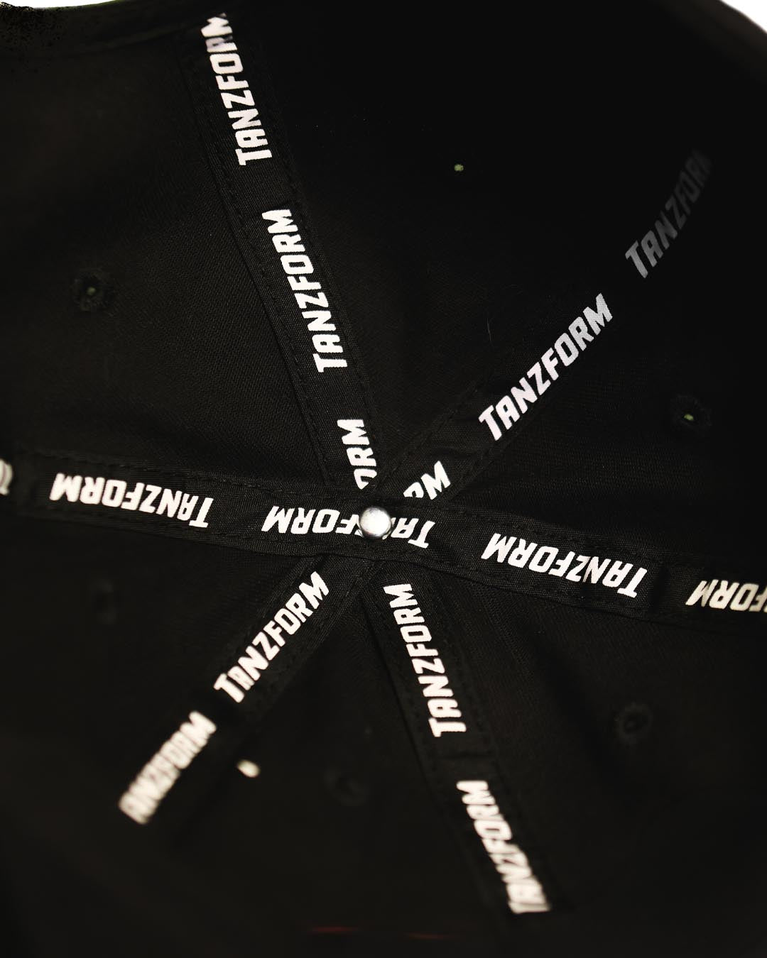 Minimal Cap - (Black)